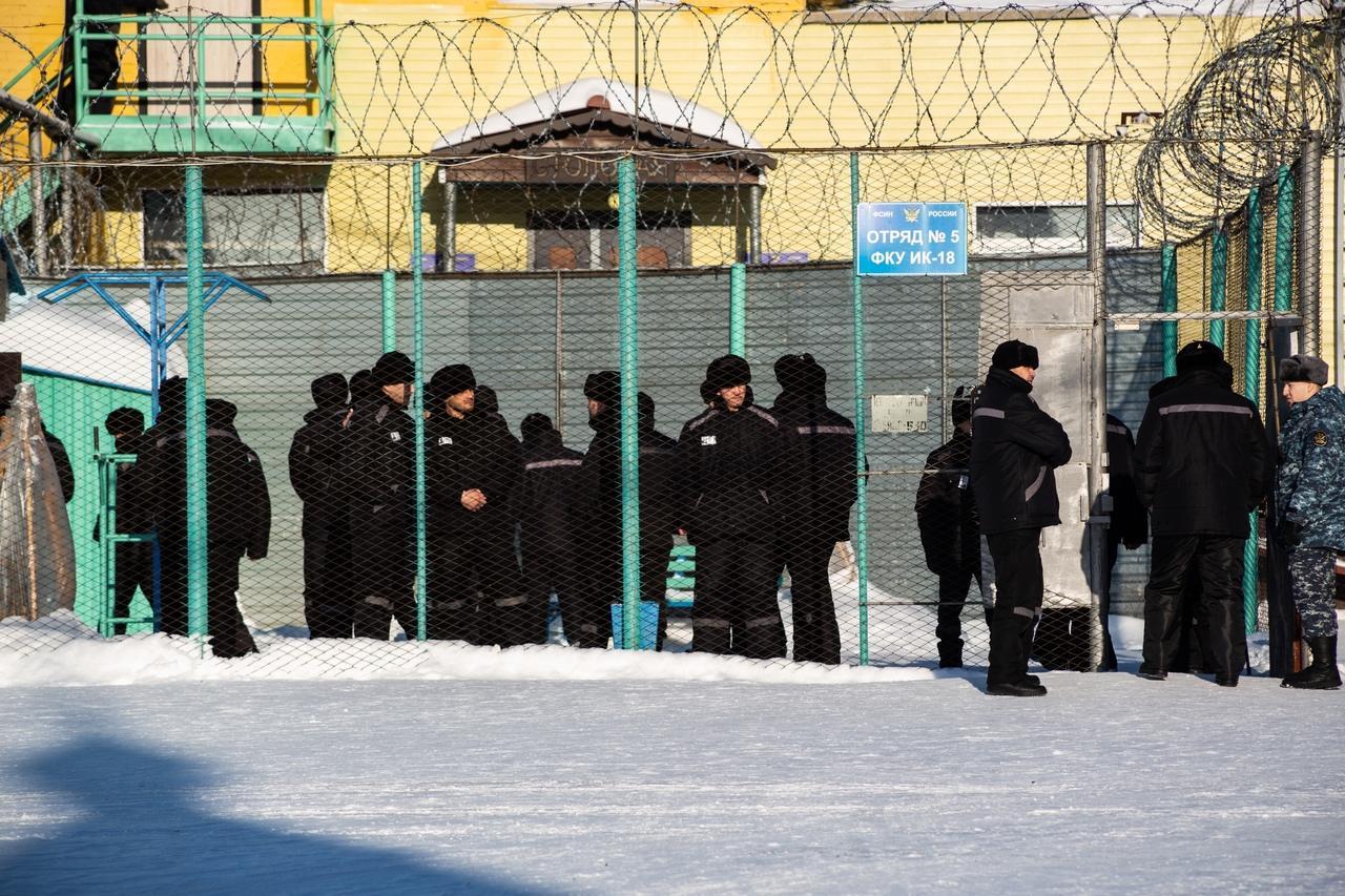 Фото Сбежавшие из колонии № 2 в Новосибирске поселенцы были судимы за изнасилование и покушение на убийство 2