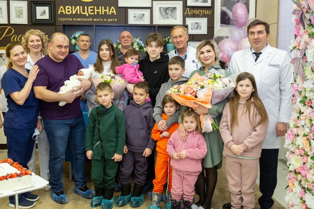 Фото В Новосибирске мать 10 детей Зинаида Иост назвала дочь редким именем 2
