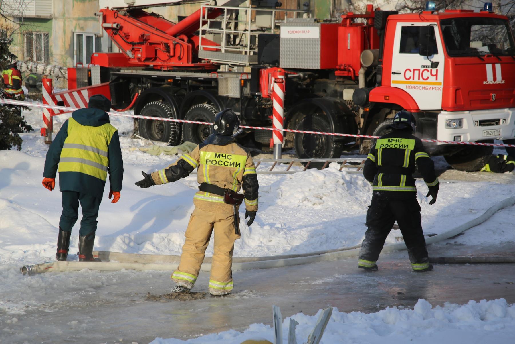 Фото Восстановлению не подлежит: в Новосибирске из-за взрыва газа обрушились подъезды пятиэтажки 18