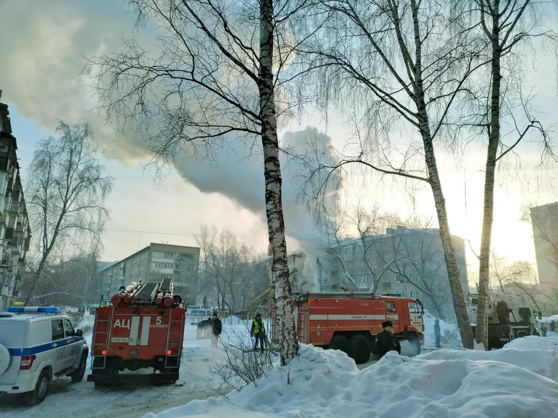 Фото Восстановлению не подлежит: в Новосибирске из-за взрыва газа обрушились подъезды пятиэтажки 27