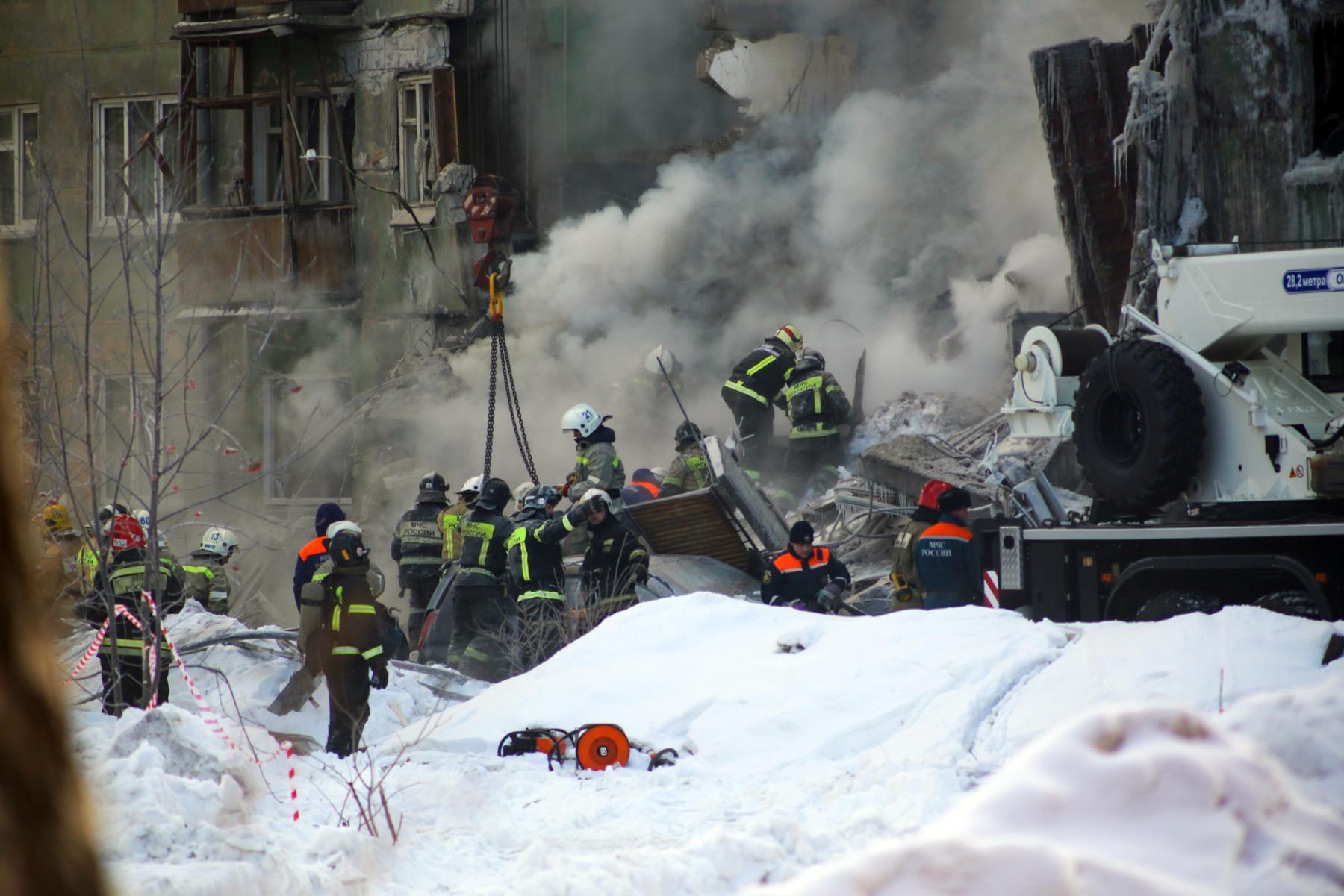 Фото Восстановлению не подлежит: в Новосибирске из-за взрыва газа обрушились подъезды пятиэтажки 30