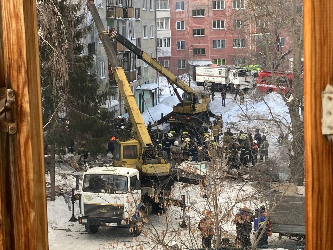 Фото В Новосибирске 14 человек погибли при взрыве газа в жилом доме - все, что известно о трагедии 7