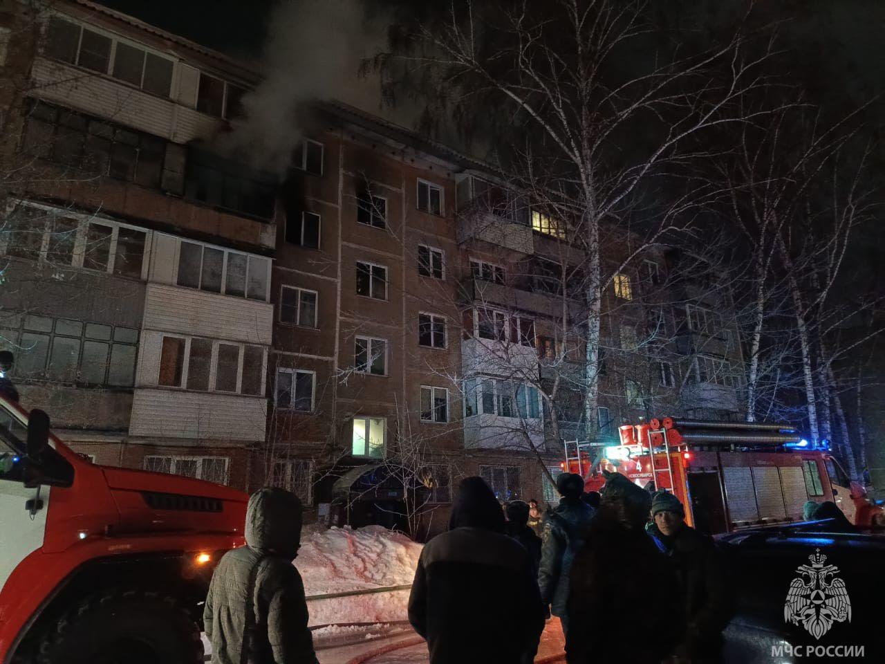 Фото Двое погибли: стали известны подробности ночного пожара в Новосибирске 2