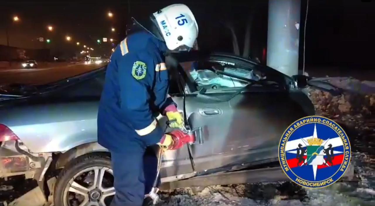 Опубликовано видео с места смертельного ДТП на улице Станционная в  Новосибирске - sib.fm