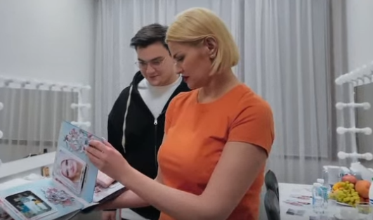 Фото Неизвестную фотографию и икону Богородицы подарили Ирине Круг в Новосибирске 2 - Сиб.ФМ Фото Неизвестную фотографию и икону Богородицы подарили Ирине Круг в Новосибирске 2