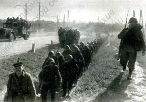 Фото Взрыв на передовой и помощь раненым. Госархив опубликовал кадры новосибирцев на фронте в годы ВОВ 7 - Сиб.ФМ Фото Взрыв на передовой и помощь раненым. Госархив опубликовал кадры новосибирцев на фронте в годы ВОВ 7
