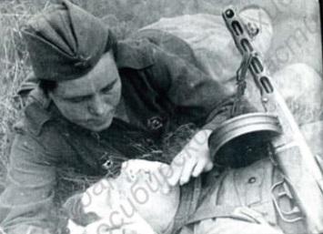 Фото Взрыв на передовой и помощь раненым. Госархив опубликовал кадры новосибирцев на фронте в годы ВОВ 27 - Сиб.ФМ Фото Взрыв на передовой и помощь раненым. Госархив опубликовал кадры новосибирцев на фронте в годы ВОВ 27