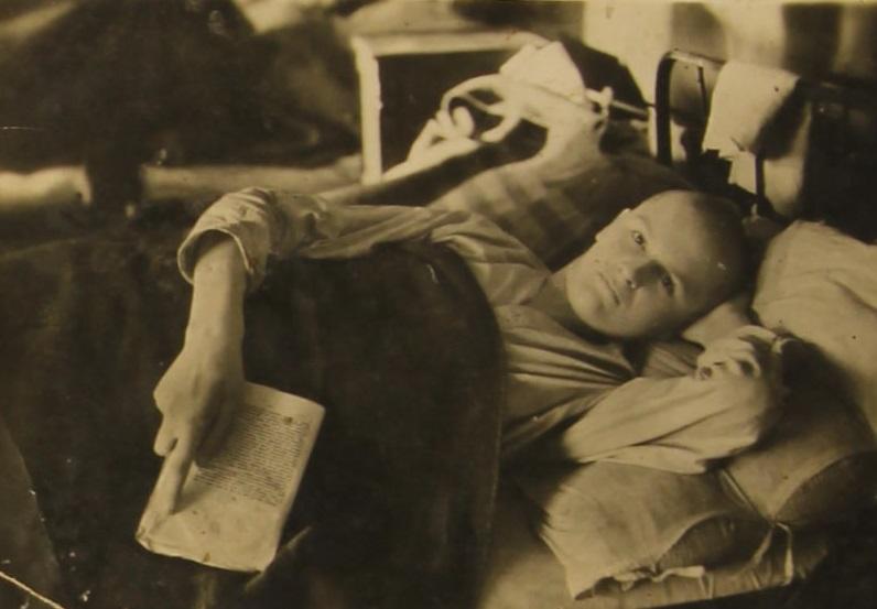 Фото Взрыв на передовой и помощь раненым. Госархив опубликовал кадры новосибирцев на фронте в годы ВОВ 15 - Сиб.ФМ Фото Взрыв на передовой и помощь раненым. Госархив опубликовал кадры новосибирцев на фронте в годы ВОВ 15