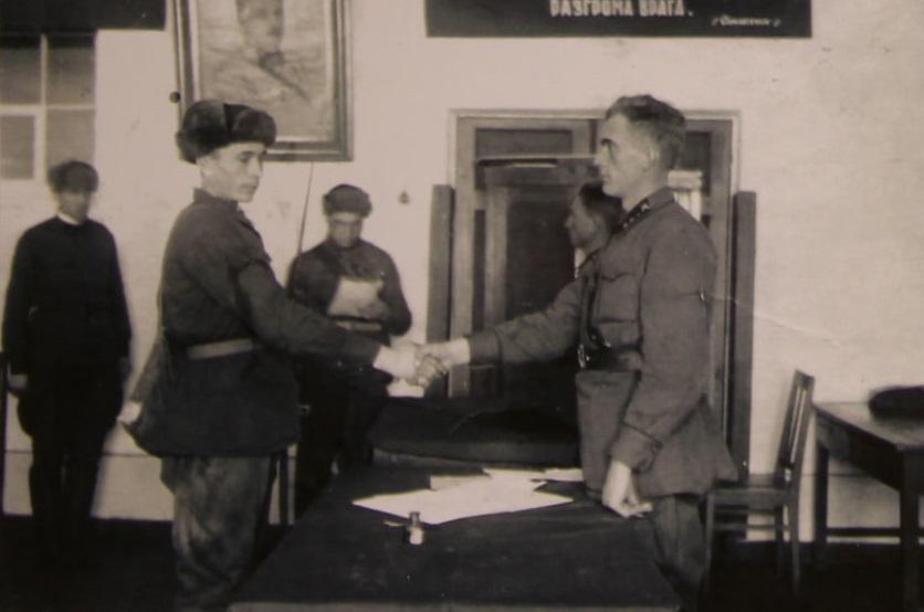 Фото Взрыв на передовой и помощь раненым. Госархив опубликовал кадры новосибирцев на фронте в годы ВОВ 14 - Сиб.ФМ Фото Взрыв на передовой и помощь раненым. Госархив опубликовал кадры новосибирцев на фронте в годы ВОВ 14