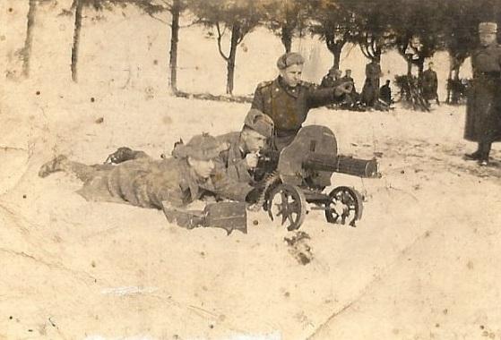 Фото Взрыв на передовой и помощь раненым. Госархив опубликовал кадры новосибирцев на фронте в годы ВОВ 10 - Сиб.ФМ Фото Взрыв на передовой и помощь раненым. Госархив опубликовал кадры новосибирцев на фронте в годы ВОВ 10