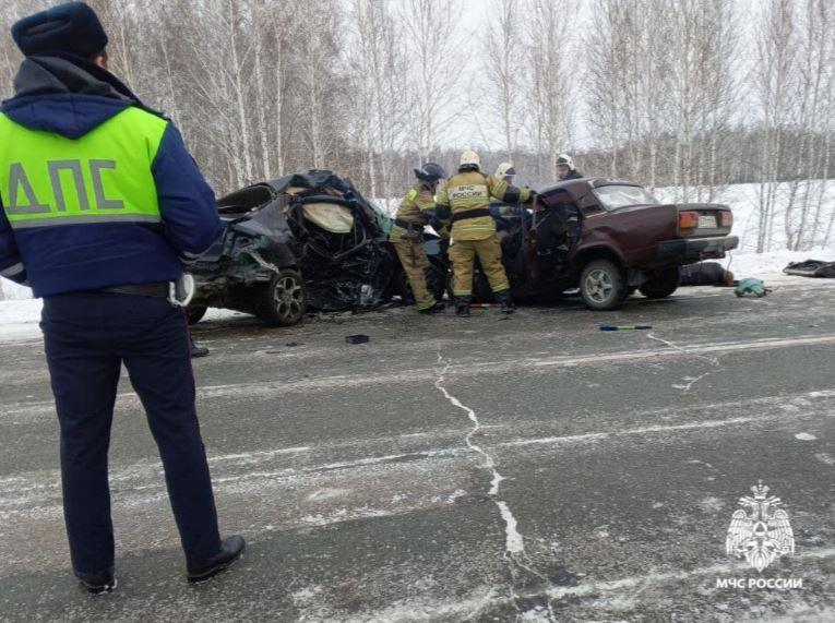 Фото Пять человек погибли в ДТП на трассе в Новосибирской области. Что известно о жуткой аварии в Усть-Тарке — ОНЛАЙН 2