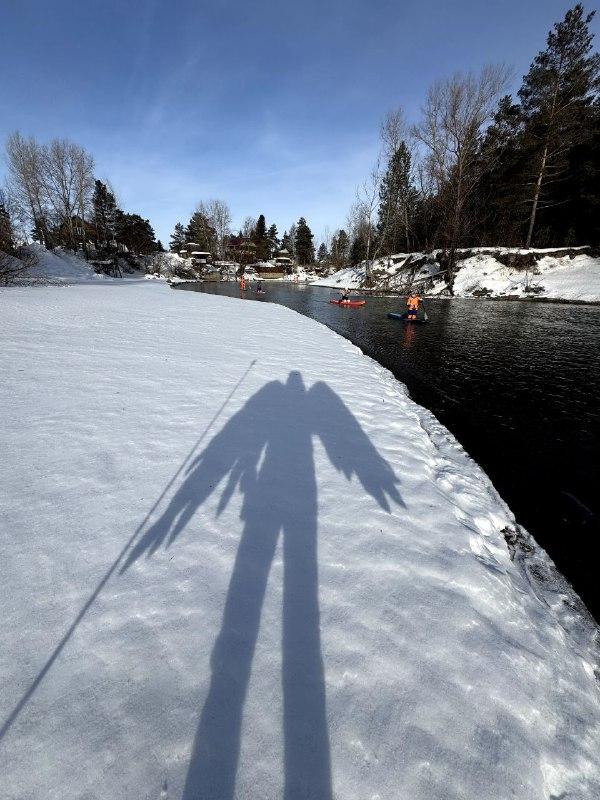 Фото Купидон и 14 новосибирцев прокатились на сапах по Оби в День святого Валентина 2