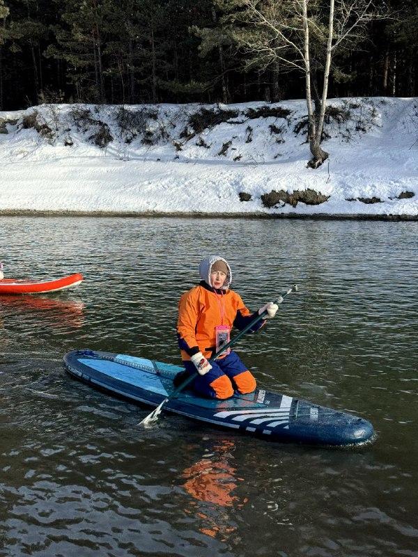 Фото Купидон и 14 новосибирцев прокатились на сапах по Оби в День святого Валентина 8
