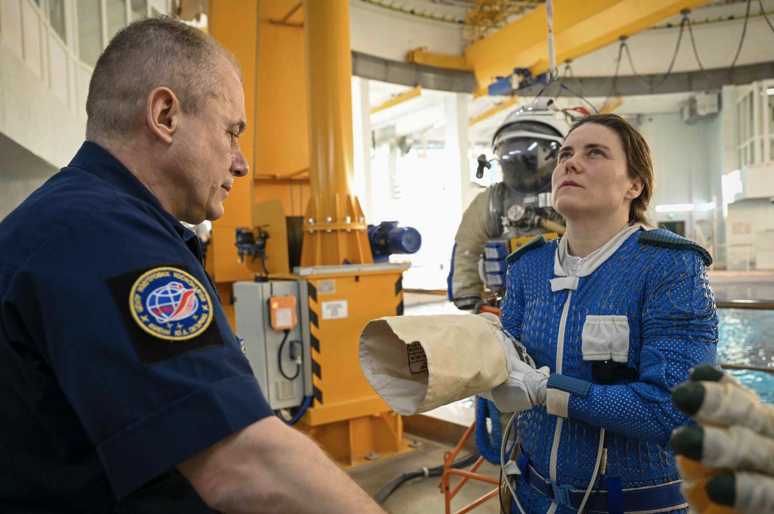 Фото Роскосмос показал, как новосибирская женщина-космонавт Анна Кикина готовится к полётам: эксклюзивные кадры тренировок 2 - Сиб.ФМ Фото Роскосмос показал, как новосибирская женщина-космонавт Анна Кикина готовится к полётам: эксклюзивные кадры тренировок 2
