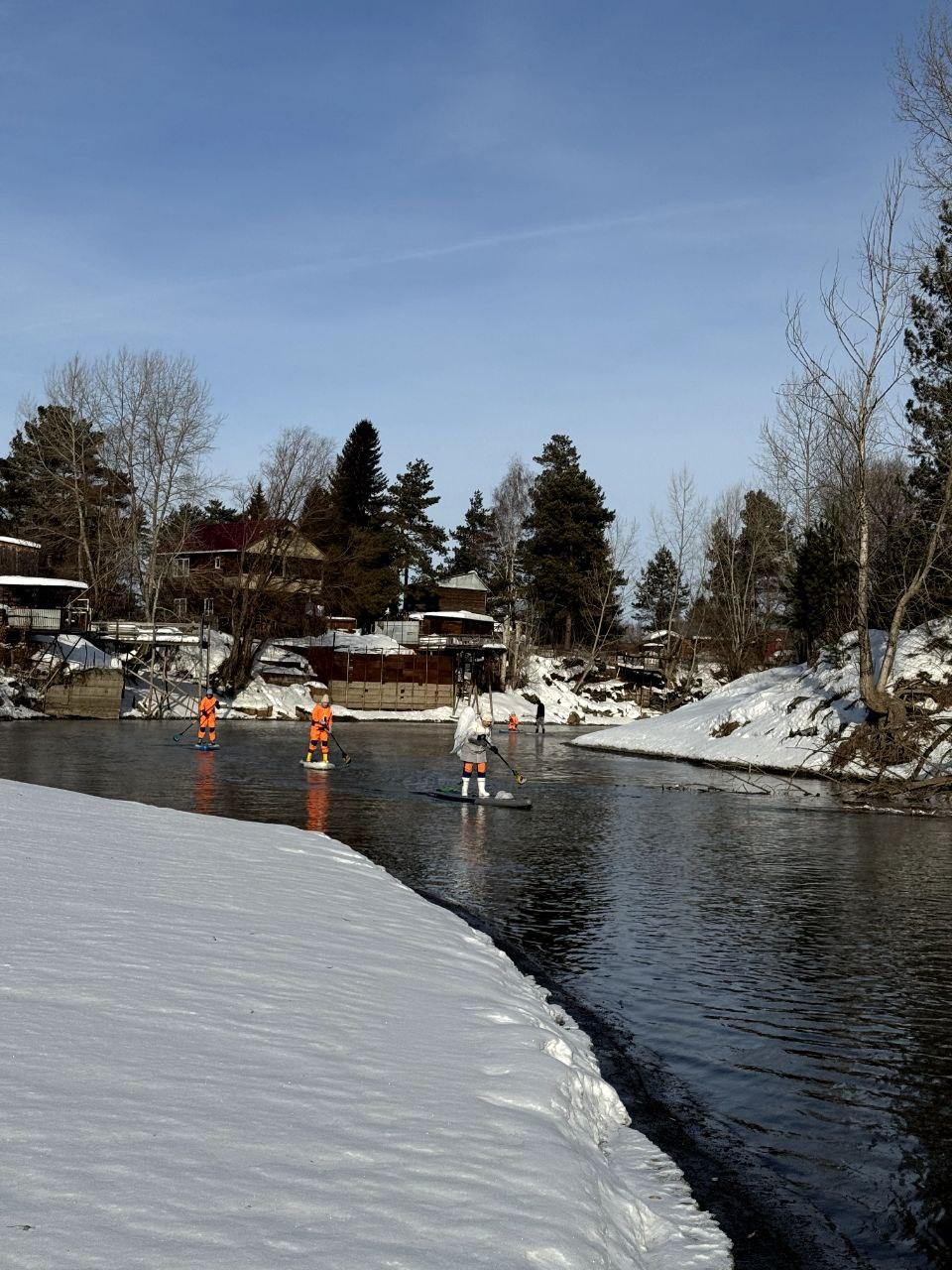 Фото Купидон и 14 новосибирцев прокатились на сапах по Оби в День святого Валентина 6