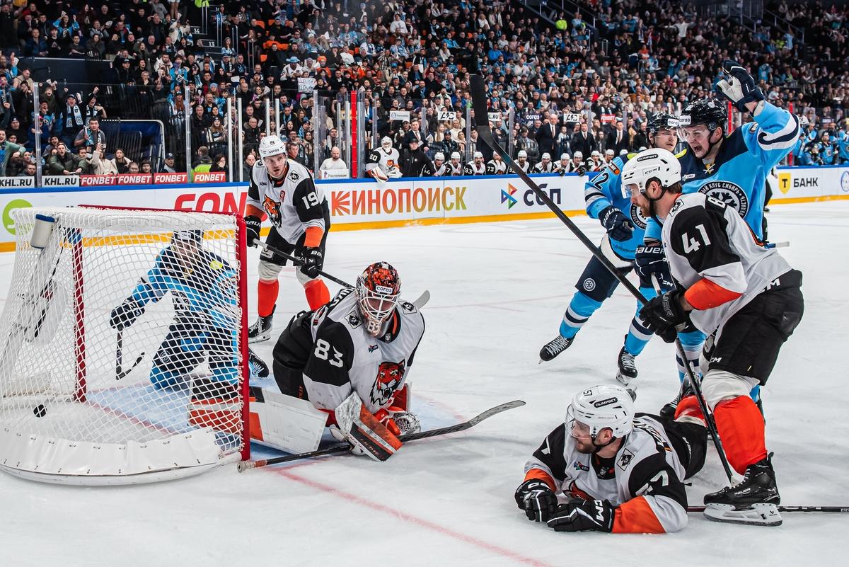 Фото Новосибирская «Сибирь» обидно уступила «Амуру» в овертайме: 20 динамичных кадров матча 16