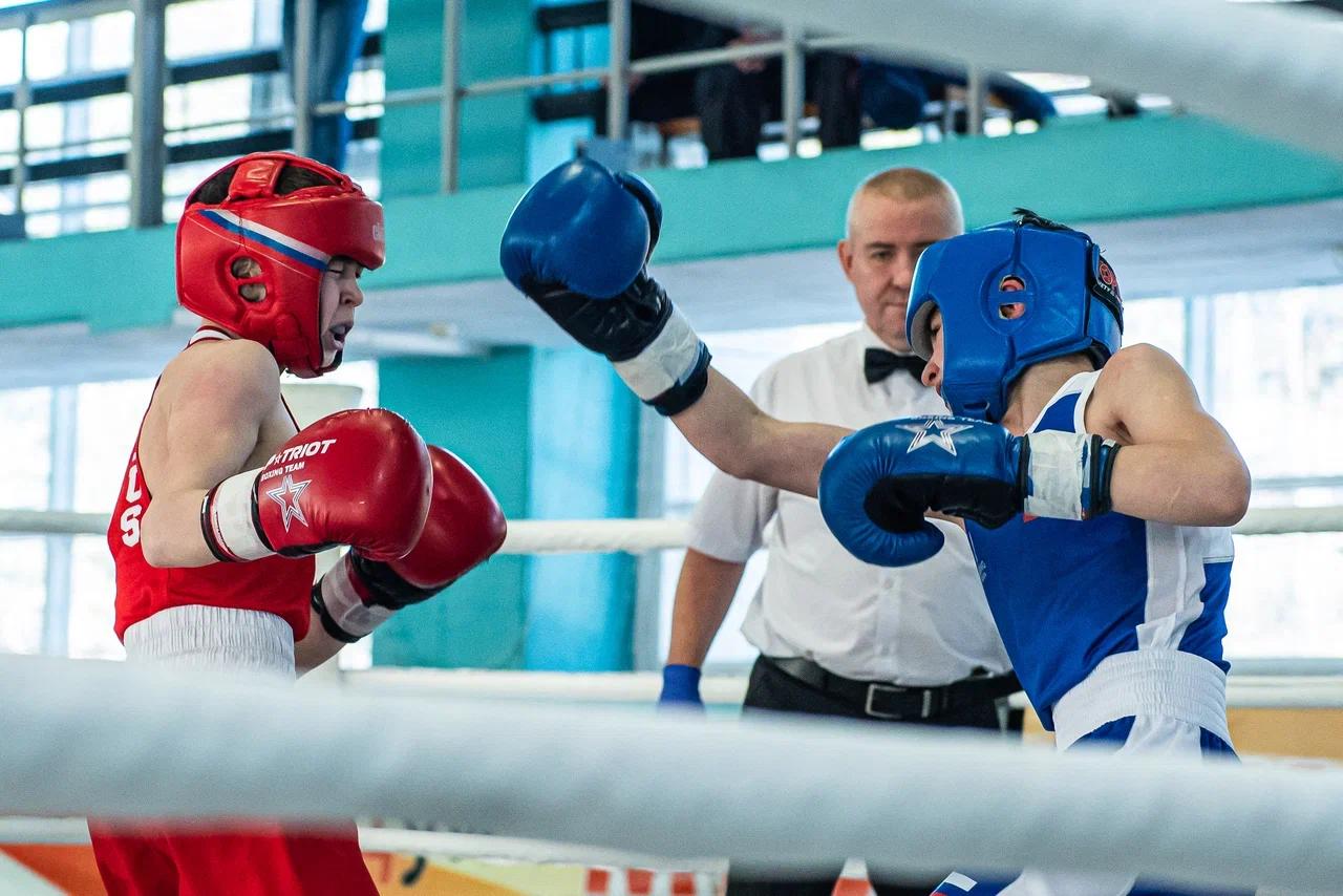 Фото Шум трибун и триумф победителей: в Новосибирске завершились финальные бои первенства по боксу. ФОТОРЕПОРТАЖ 9