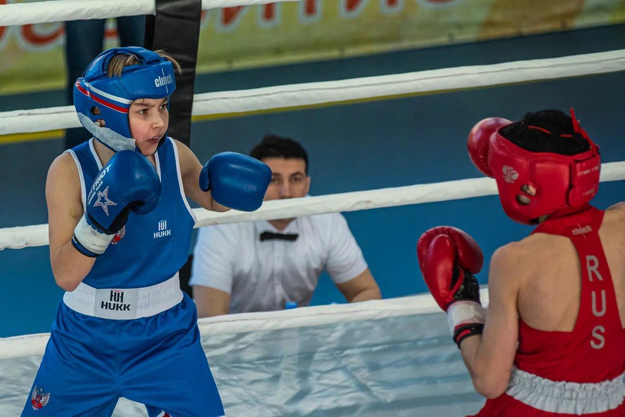 Фото Шум трибун и триумф победителей: в Новосибирске завершились финальные бои первенства по боксу. ФОТОРЕПОРТАЖ 17