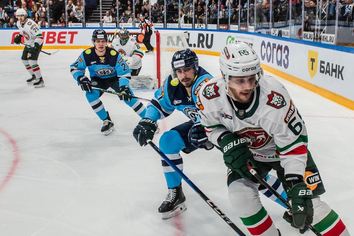 Фото Новосибирская «Сибирь» вырвала победу у «Ак Барса»: яркие кадры напряжённого матча 3