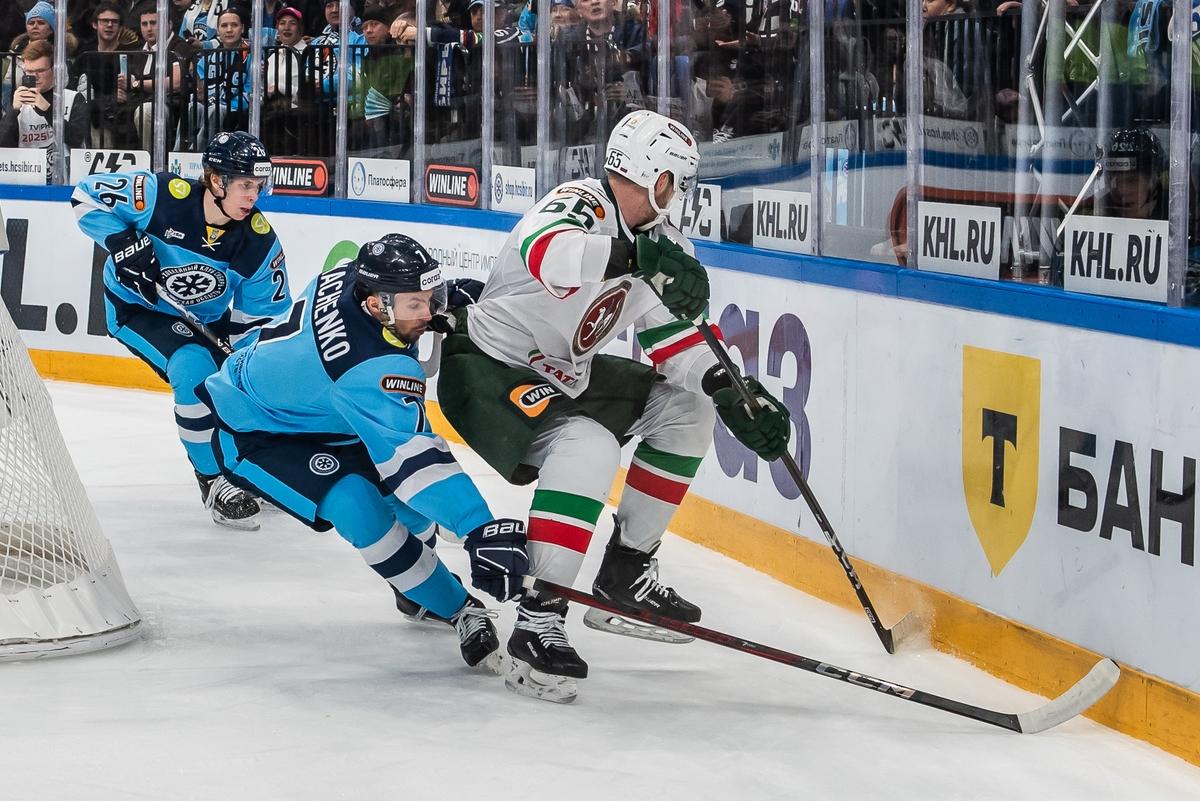 Фото Новосибирская «Сибирь» вырвала победу у «Ак Барса»: яркие кадры напряжённого матча 9