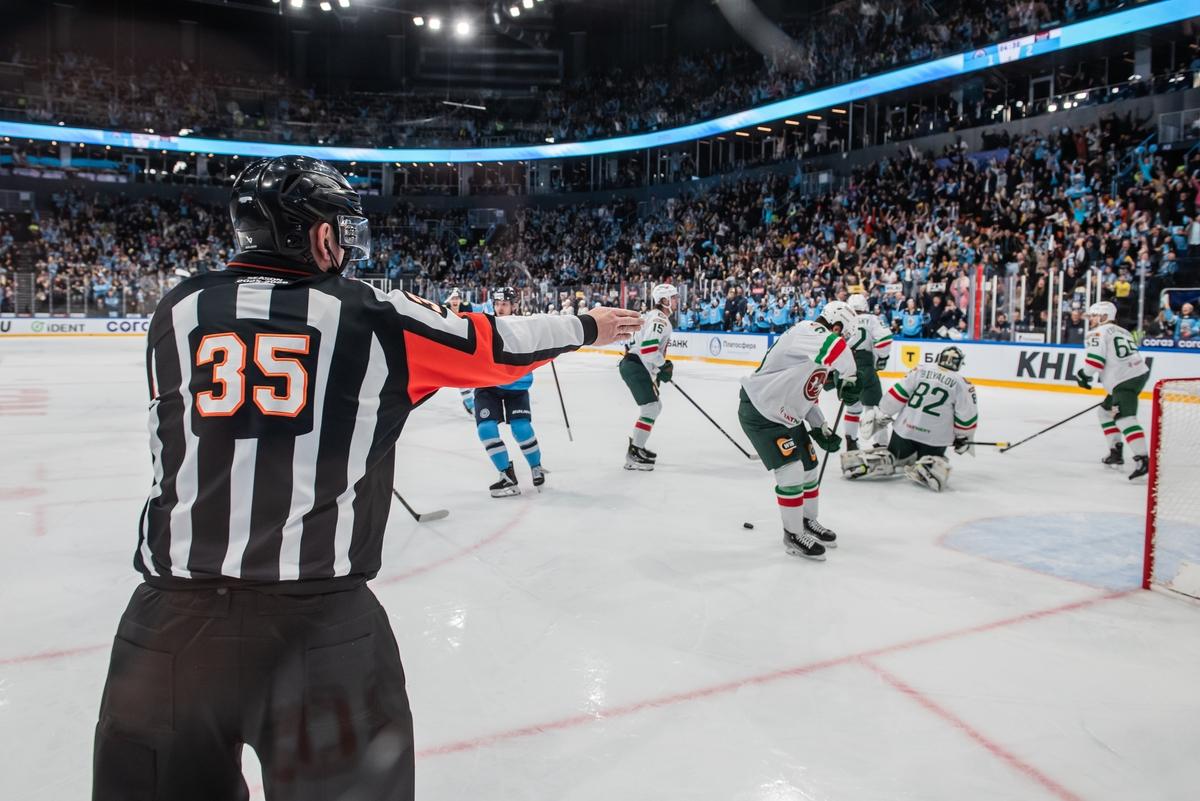 Фото Новосибирская «Сибирь» вырвала победу у «Ак Барса»: яркие кадры напряжённого матча 13