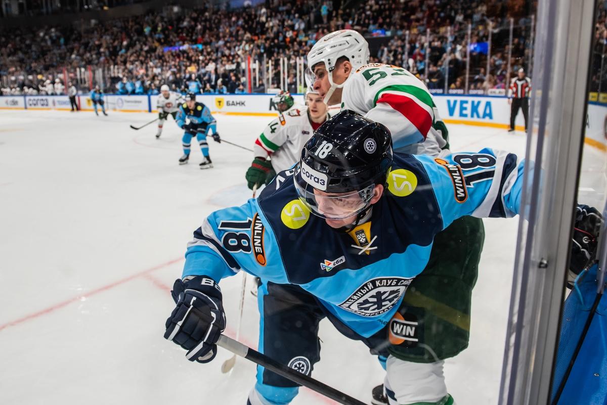 Фото Новосибирская «Сибирь» вырвала победу у «Ак Барса»: яркие кадры напряжённого матча 16