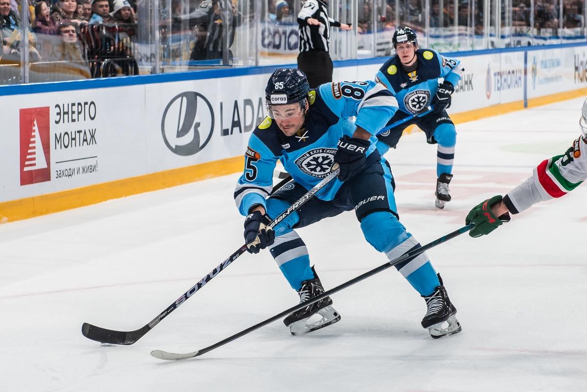 Фото Новосибирская «Сибирь» вырвала победу у «Ак Барса»: яркие кадры напряжённого матча 17