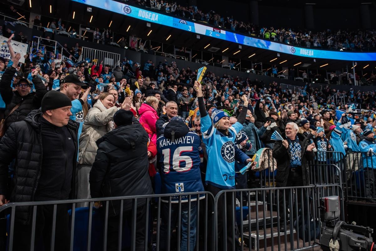 Фото Новосибирская «Сибирь» вырвала победу у «Ак Барса»: яркие кадры напряжённого матча 23