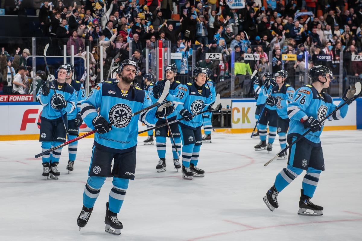 Фото Новосибирская «Сибирь» вырвала победу у «Ак Барса»: яркие кадры напряжённого матча 25