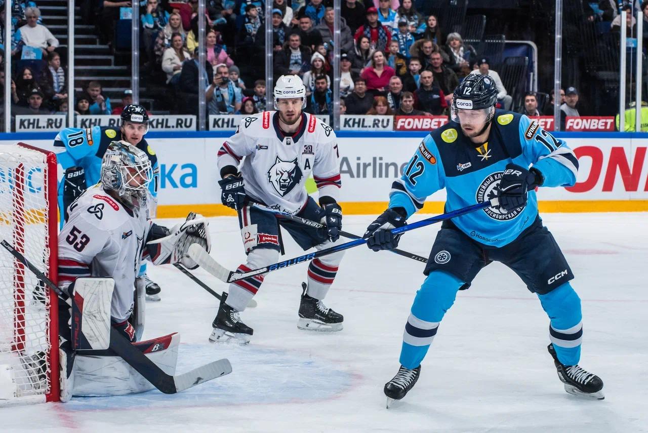 Фото Новосибирский ХК «Сибирь» проиграл «Нефетхимику» дома со счетом 5:2. ФОТОРЕПОРТАЖ 9
