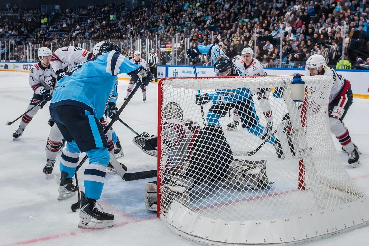 Фото Новосибирский ХК «Сибирь» проиграл «Нефетхимику» дома со счетом 5:2. ФОТОРЕПОРТАЖ 17