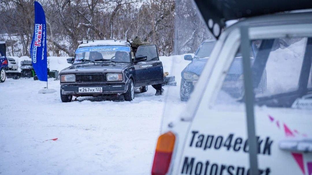 Фото В Новосибирске прошёл 4-ый этап Дрифт Зимы: 20 крышесносных фото 17