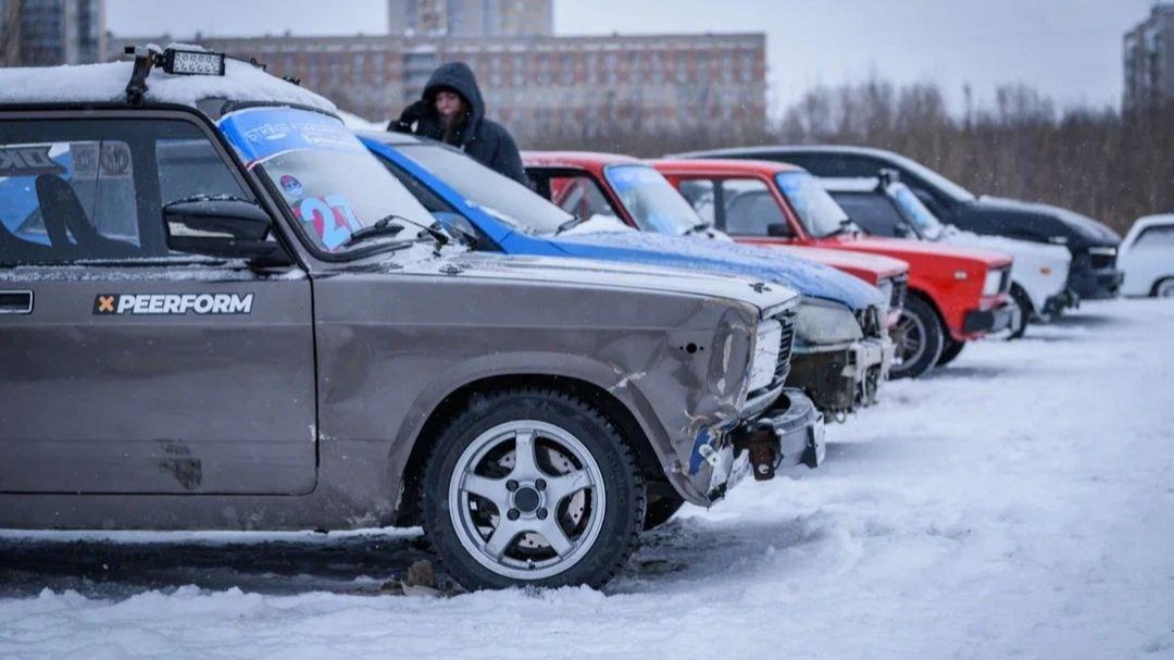 Фото В Новосибирске прошёл 4-ый этап Дрифт Зимы: 20 крышесносных фото 4