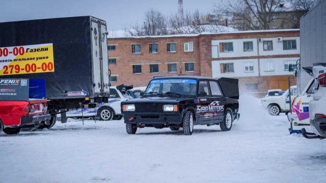 Фото В Новосибирске прошёл 4-ый этап Дрифт Зимы: 20 крышесносных фото 10