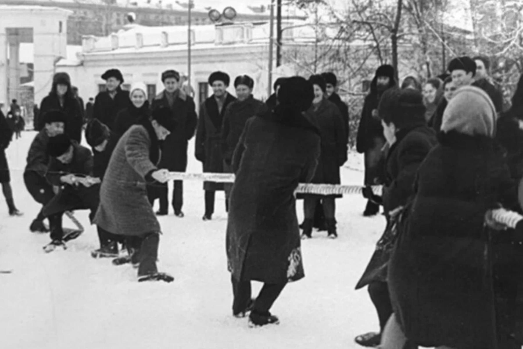 Фото В Новосибирске опубликовали архивные кадры прощания с зимой 4 - Сиб.ФМ Фото В Новосибирске опубликовали архивные кадры прощания с зимой 4