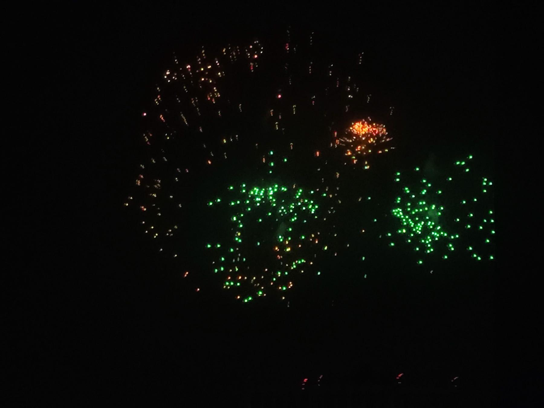 Фото В Новосибирске опубликовали фотографии салюта на 23 февраля 11