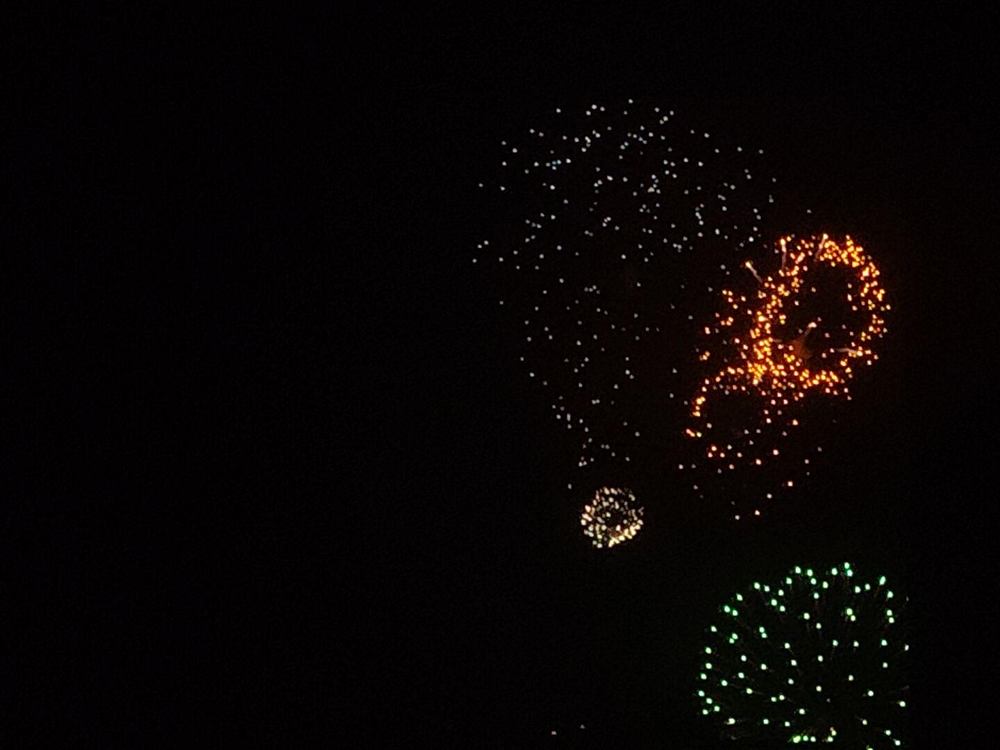 Фото В Новосибирске опубликовали фотографии салюта на 23 февраля 7