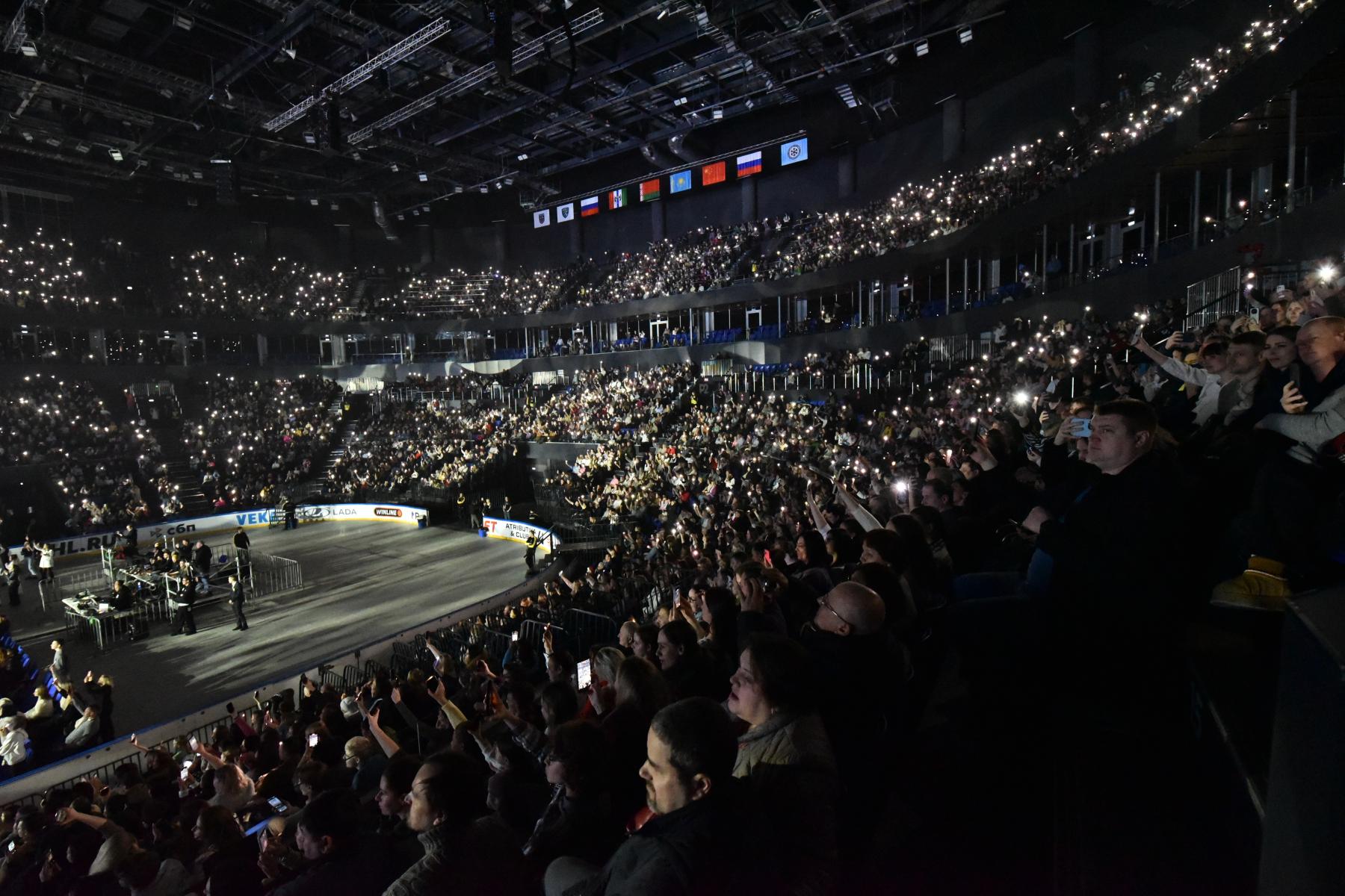 Фото От «Кукушки» до «Драмы». Полина Гагарина собрала полную «Сибирь Арену» на концерте 27 февраля. ОНЛАЙН 4