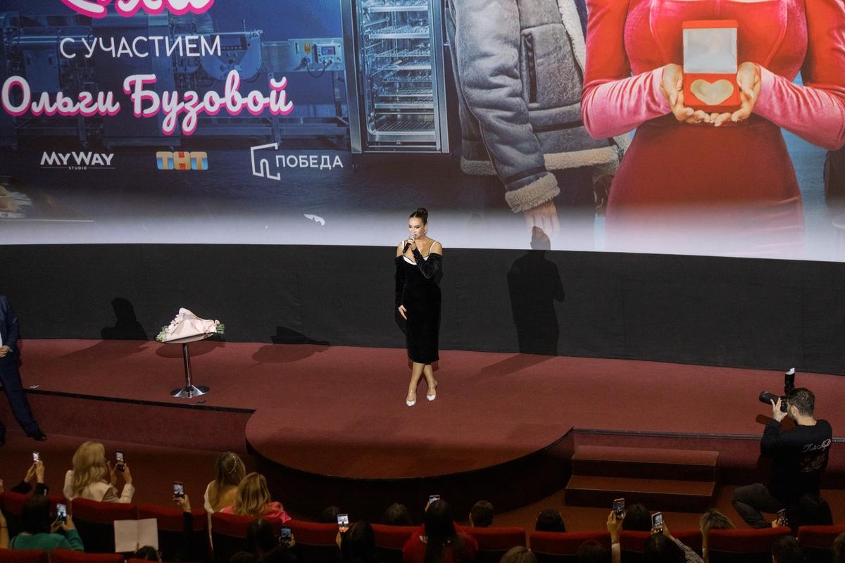 Фото Ольга Бузова презентовала в Новосибирске фильм «Равиоли Оли»: 8 ярких кадров телезвезды 2