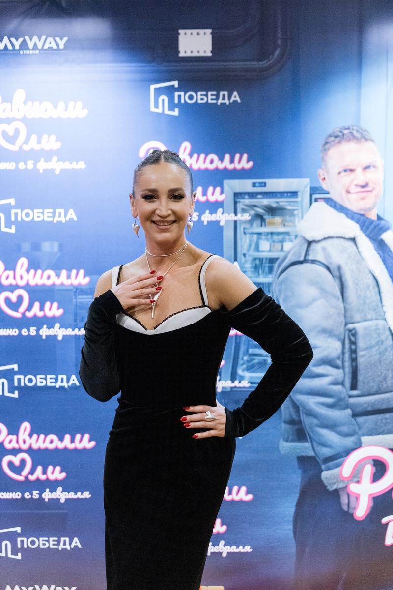 Фото Ольга Бузова презентовала в Новосибирске фильм «Равиоли Оли»: 8 ярких кадров телезвезды 6