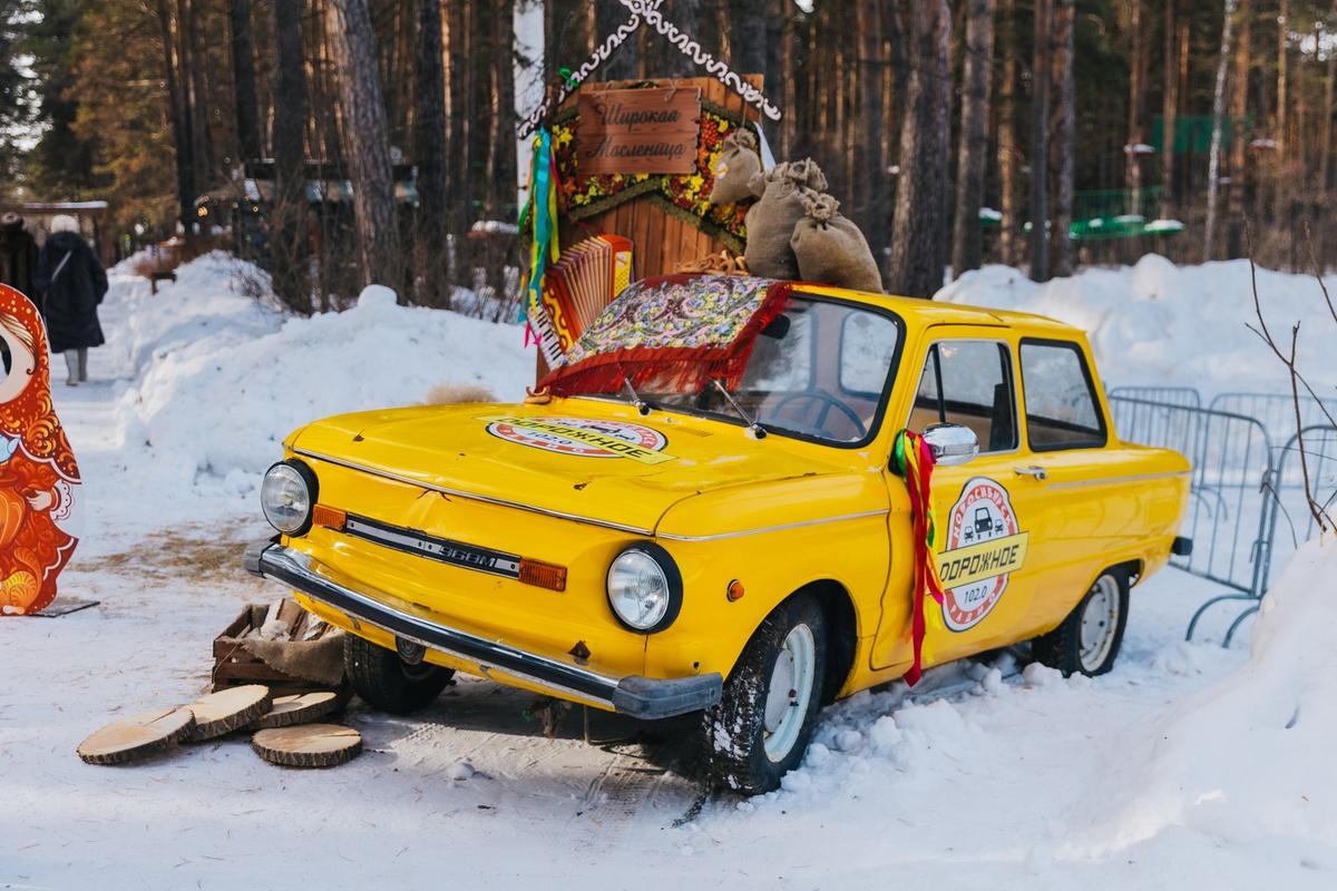 Фото В Новосибирске с размахом отпраздновали Масленицу: яркие кадры проводов зимы в Заельцовском парке 16
