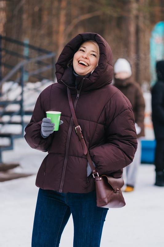 Фото В Новосибирске с размахом отпраздновали Масленицу: яркие кадры проводов зимы в Заельцовском парке 28