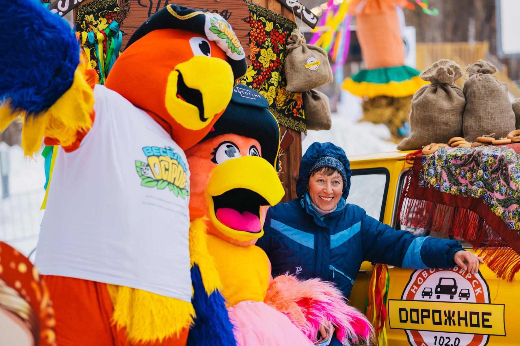 Фото В Новосибирске с размахом отпраздновали Масленицу: яркие кадры проводов зимы в Заельцовском парке 46