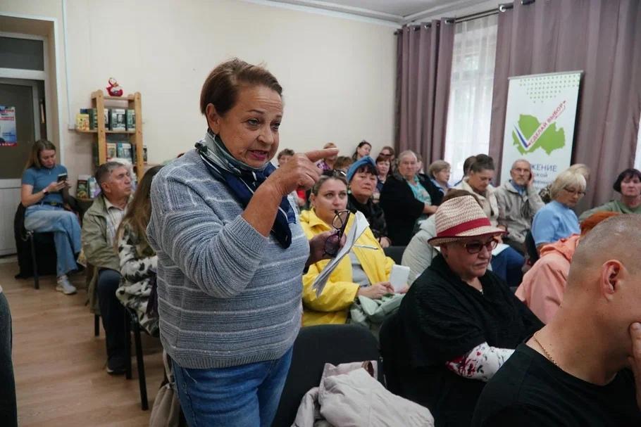 Фото «Крик и плачь души»: жители левобережья обрушились на УК с эмоциональными жалобами на рабочей встрече 5 - Сиб.ФМ Фото «Крик и плачь души»: жители левобережья обрушились на УК с эмоциональными жалобами на рабочей встрече 5