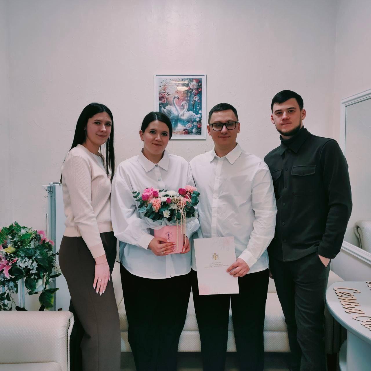 Фото В Новосибирске опубликовали свадебные кадры в Международный день брака 3