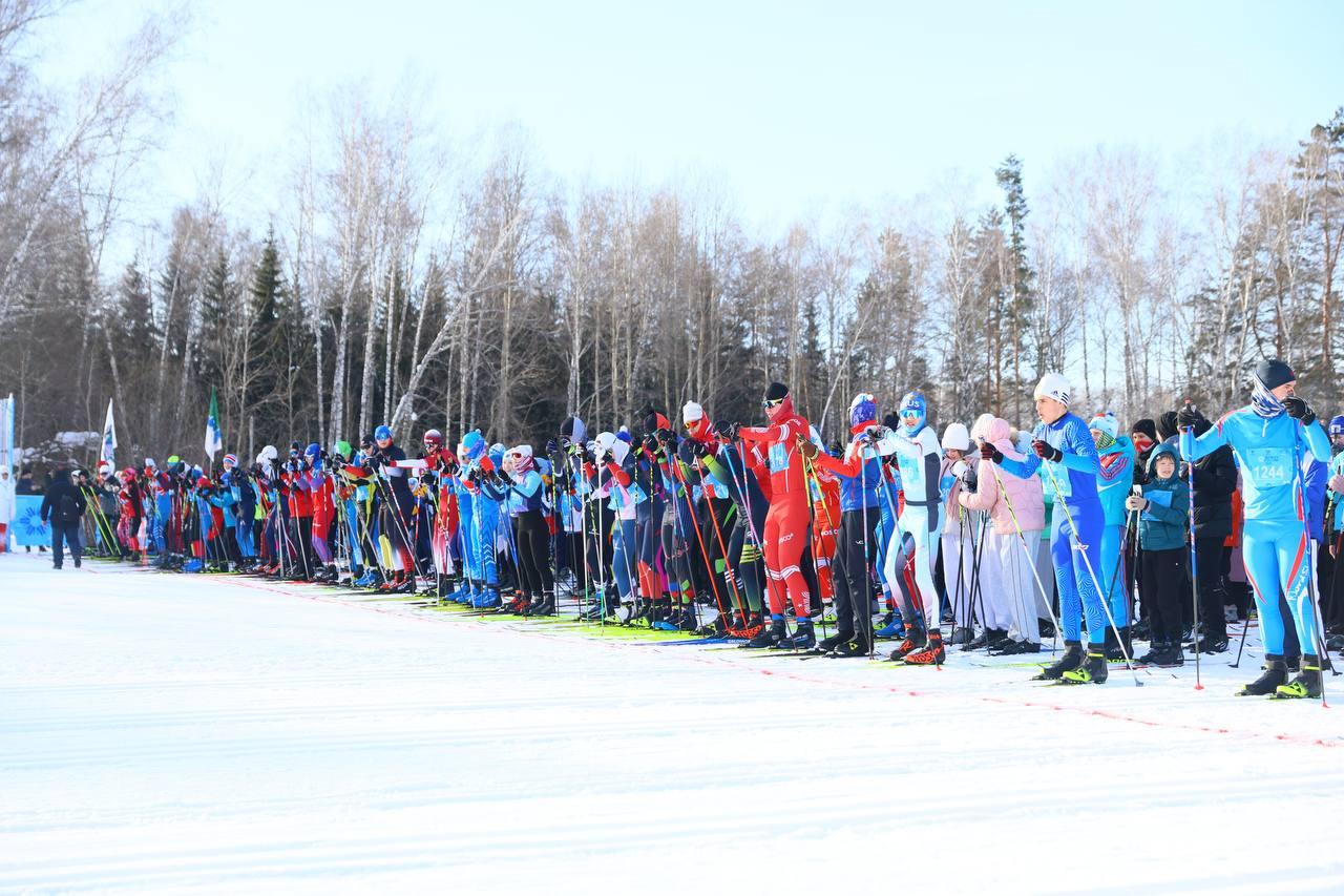 Фото В Новосибирске прошла «Лыжня России-2026»: яркие и эмоциональные кадры спортивного праздника 2 - Сиб.ФМ Фото В Новосибирске прошла «Лыжня России-2026»: яркие и эмоциональные кадры спортивного праздника 2