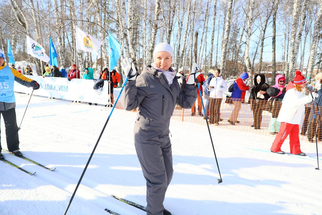 Фото В Новосибирске прошла «Лыжня России-2026»: яркие и эмоциональные кадры спортивного праздника 9 - Сиб.ФМ Фото В Новосибирске прошла «Лыжня России-2026»: яркие и эмоциональные кадры спортивного праздника 9