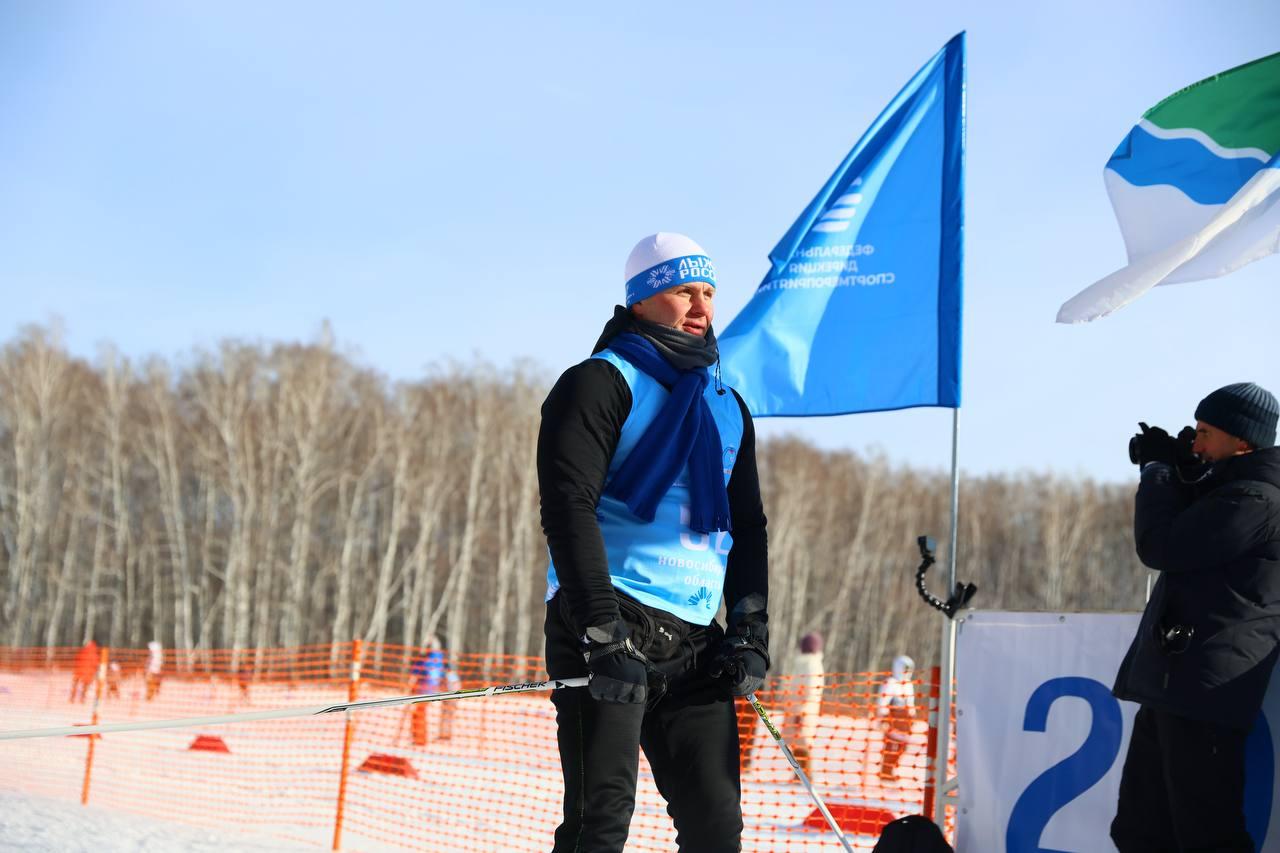 Фото В Новосибирске прошла «Лыжня России-2026»: яркие и эмоциональные кадры спортивного праздника 17 - Сиб.ФМ Фото В Новосибирске прошла «Лыжня России-2026»: яркие и эмоциональные кадры спортивного праздника 17