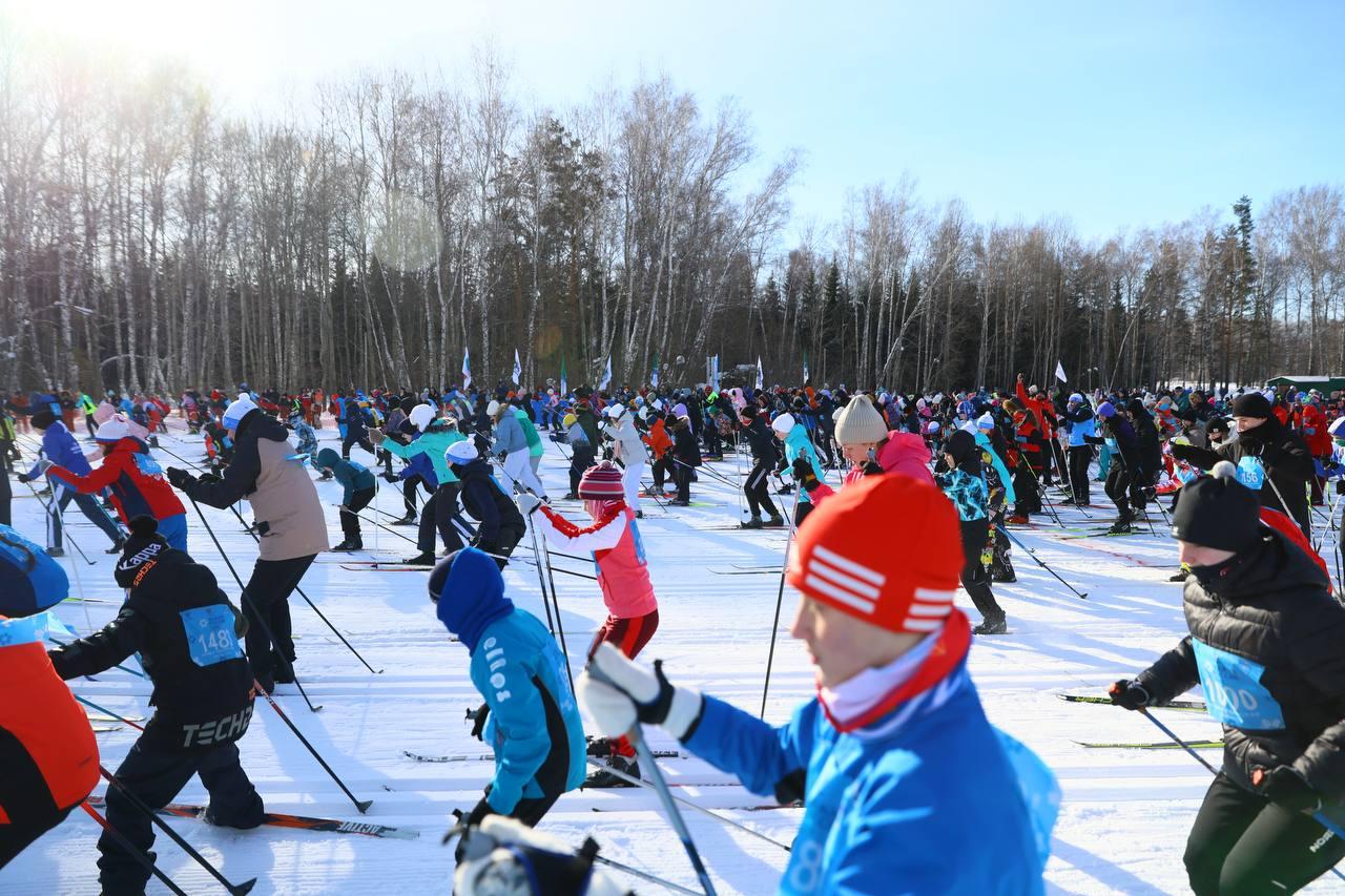 Фото В Новосибирске прошла «Лыжня России-2026»: яркие и эмоциональные кадры спортивного праздника 38 - Сиб.ФМ Фото В Новосибирске прошла «Лыжня России-2026»: яркие и эмоциональные кадры спортивного праздника 38