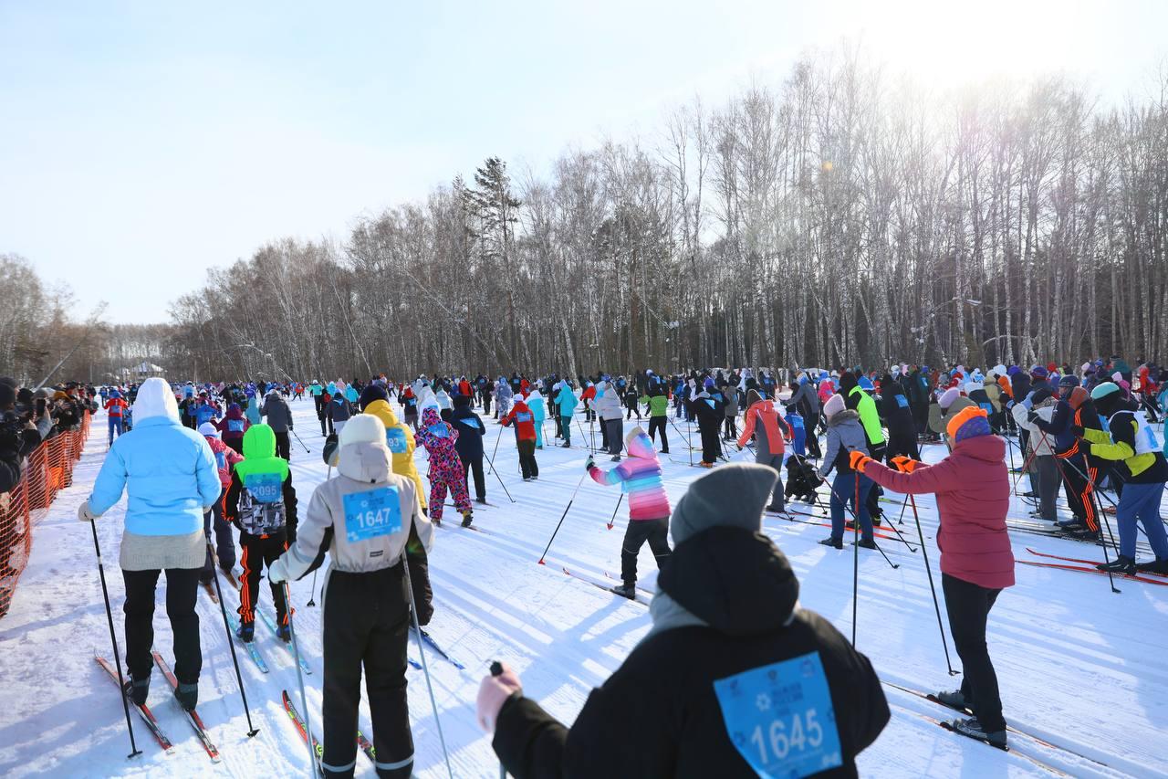 Фото В Новосибирске прошла «Лыжня России-2026»: яркие и эмоциональные кадры спортивного праздника 21 - Сиб.ФМ Фото В Новосибирске прошла «Лыжня России-2026»: яркие и эмоциональные кадры спортивного праздника 21